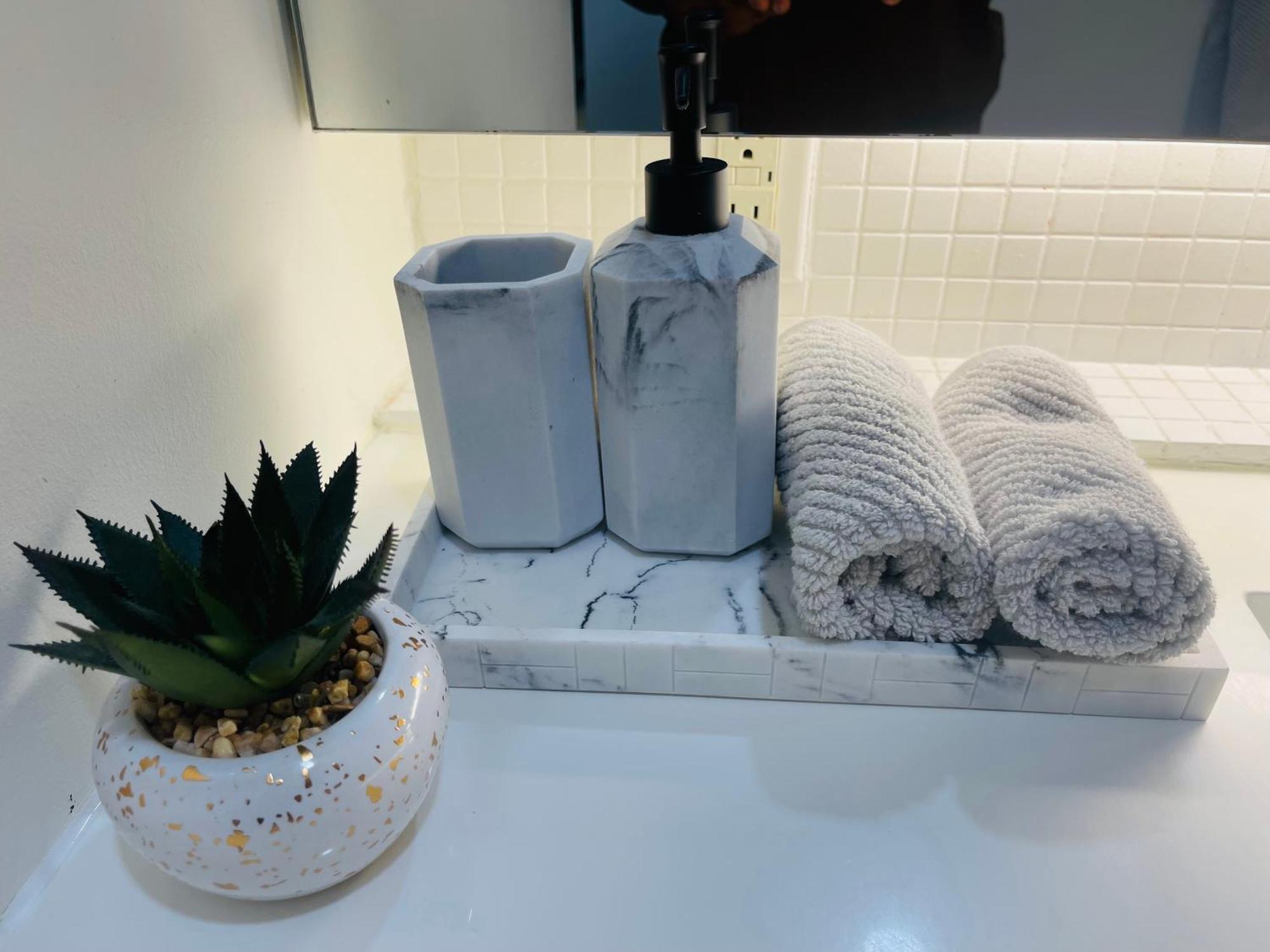 Beautiful Apartment Downtown, Mins To Rogers Arena, Stadium, Restaurants, Shops Vancouver Buitenkant foto
